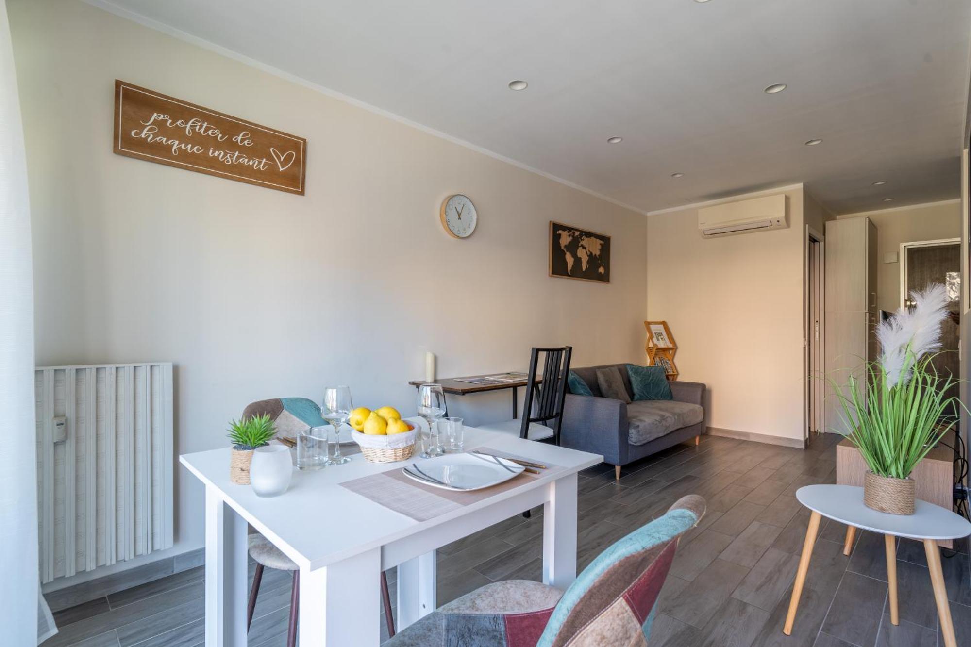 Fabuleux Appartement 2 Personnes Au Coeur De Menton, Climatise Et Proche Gares Routiere Et Sncf Exteriér fotografie